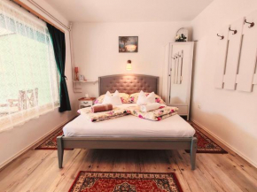 Elisoria Apartments
